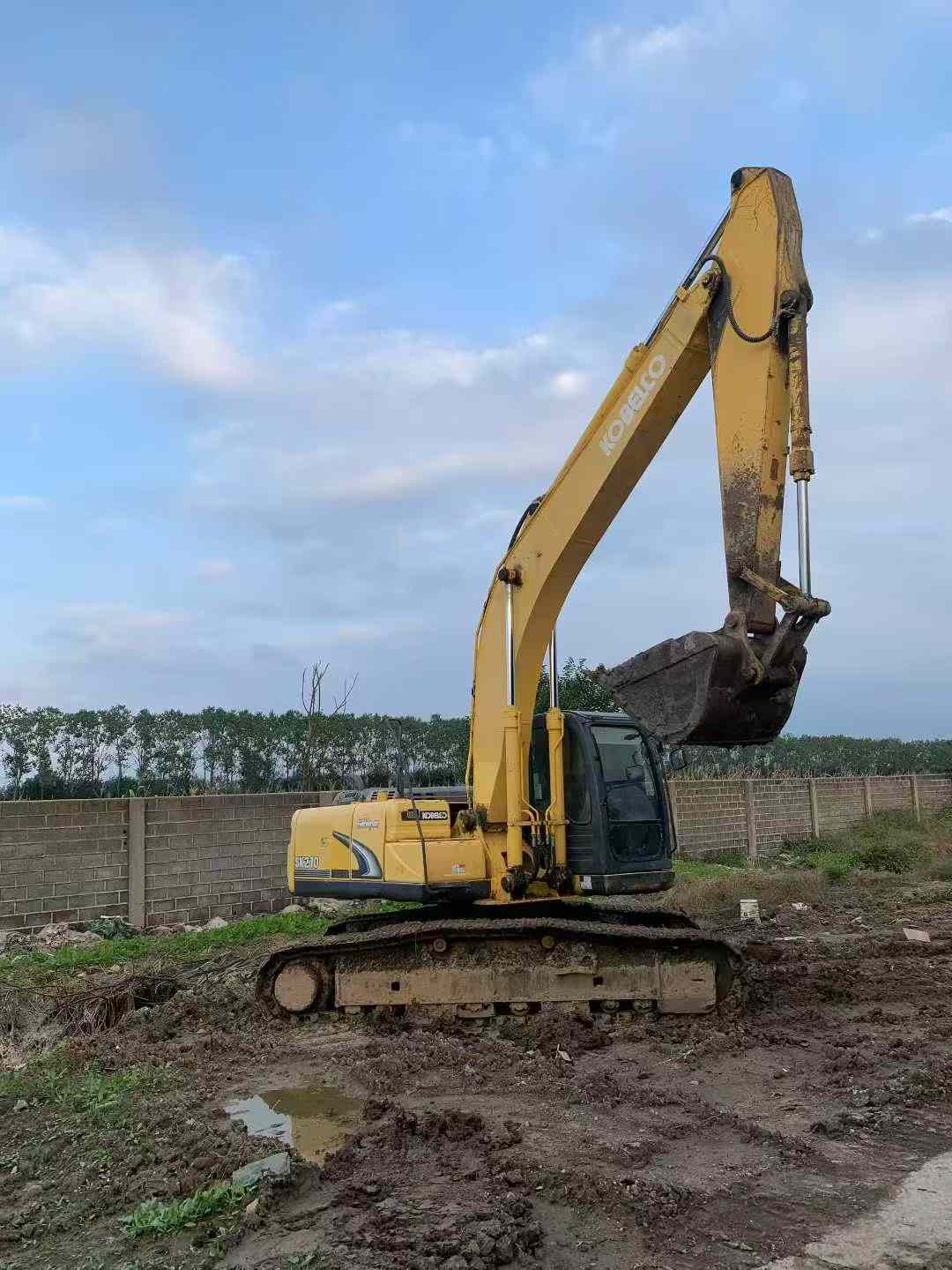 Used Kobelco  SK120-5.5 Excavator 2016 Model / 4