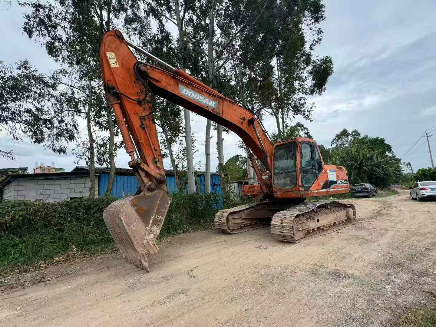 Used Doosan DH220-7 Excavator 2016 Model / 3