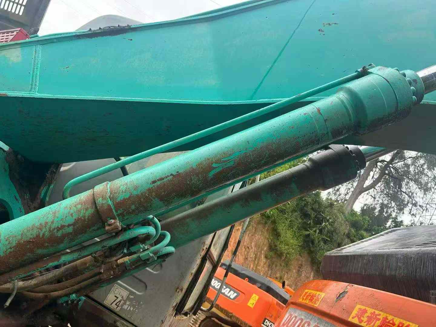 Used Kobelco SK200 Excavator 2016 Model / 2