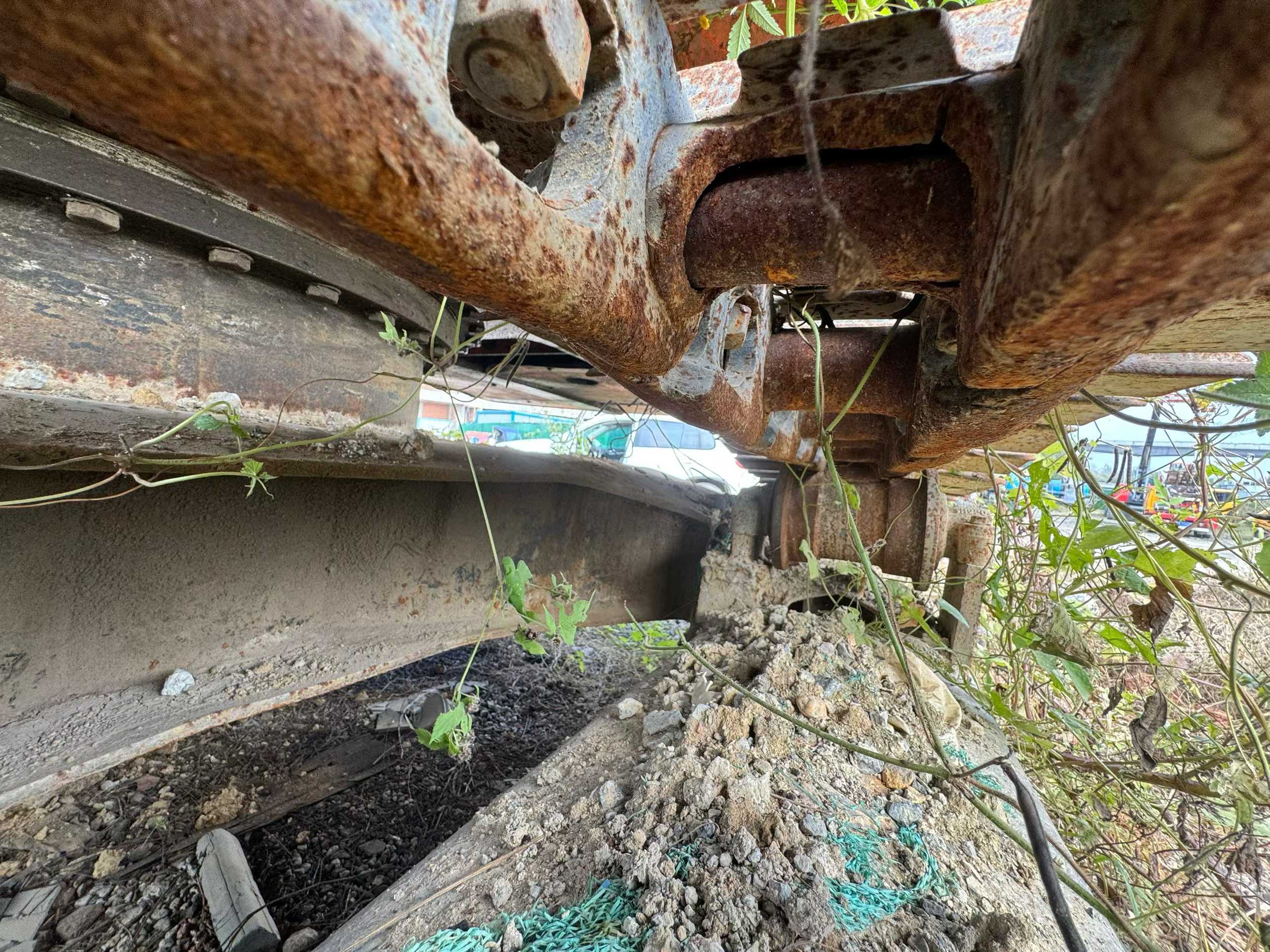 Used Doosan DH220-5 Excavator 2016 Model / 4