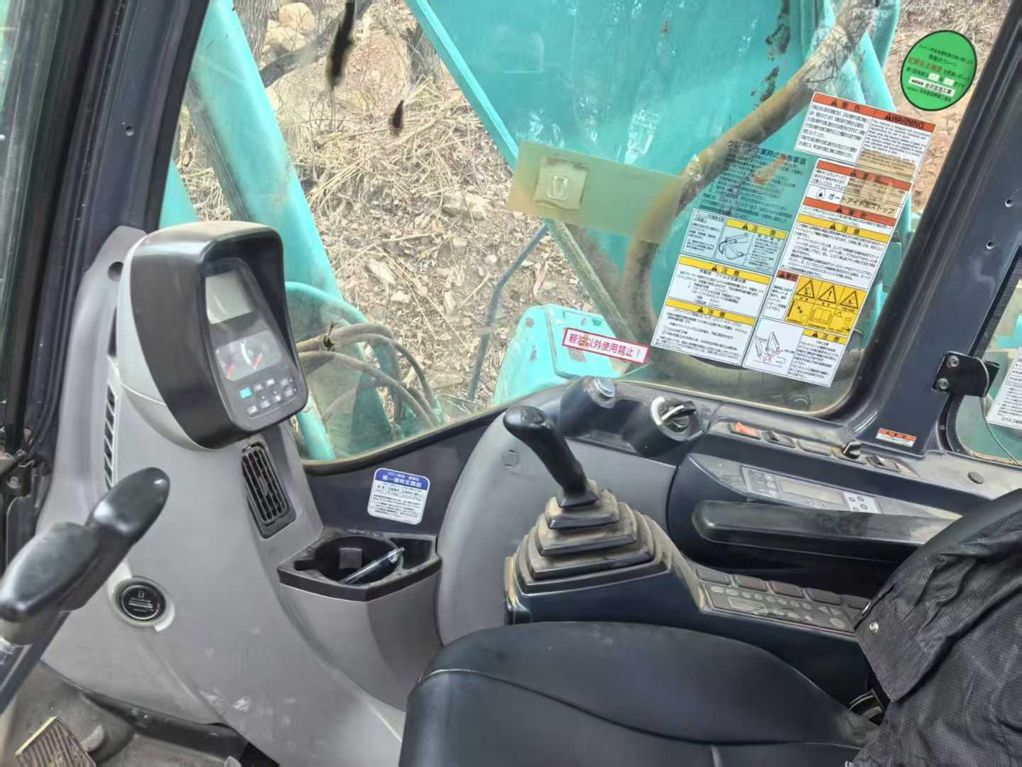 Used Kobelco SK200 Excavator 2016 Model / 4