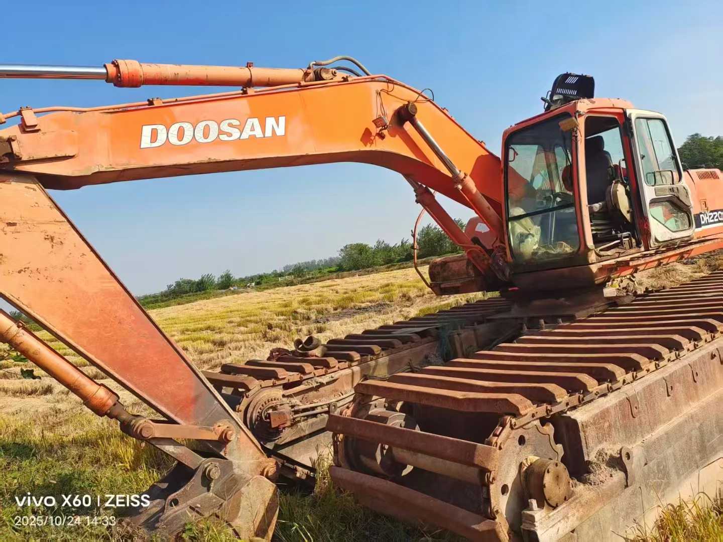 Used Doosan DH220-7 Excavator 2016 Model / 2