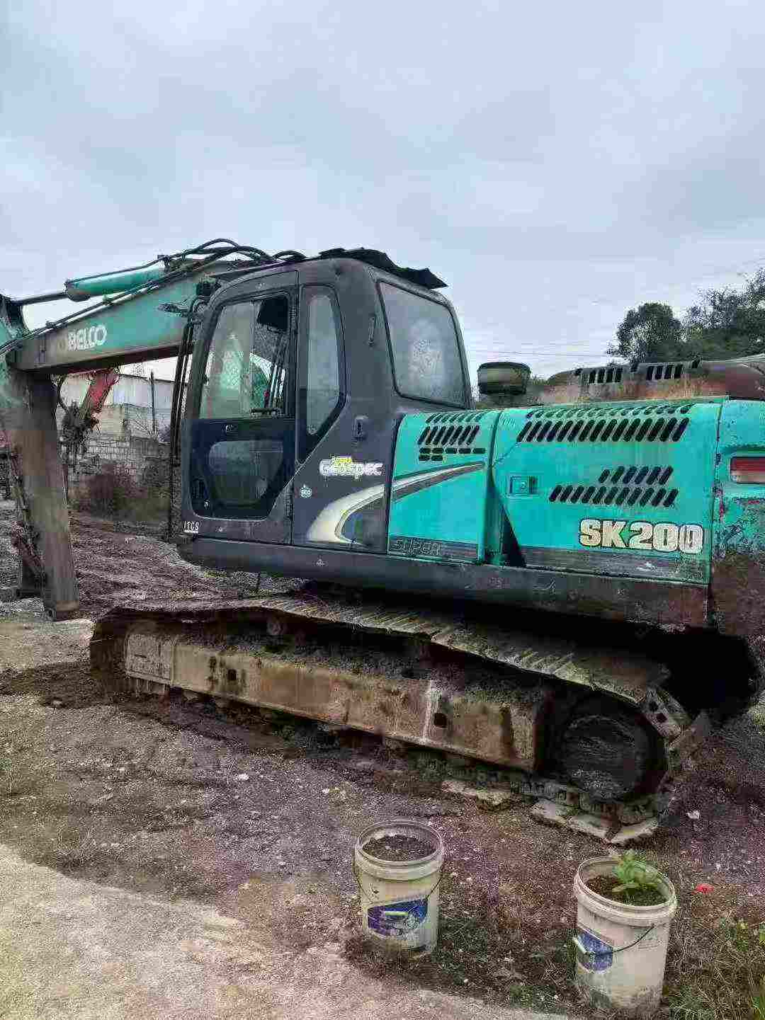 Used Kobelco SK200 Excavator 2010 Model / 2