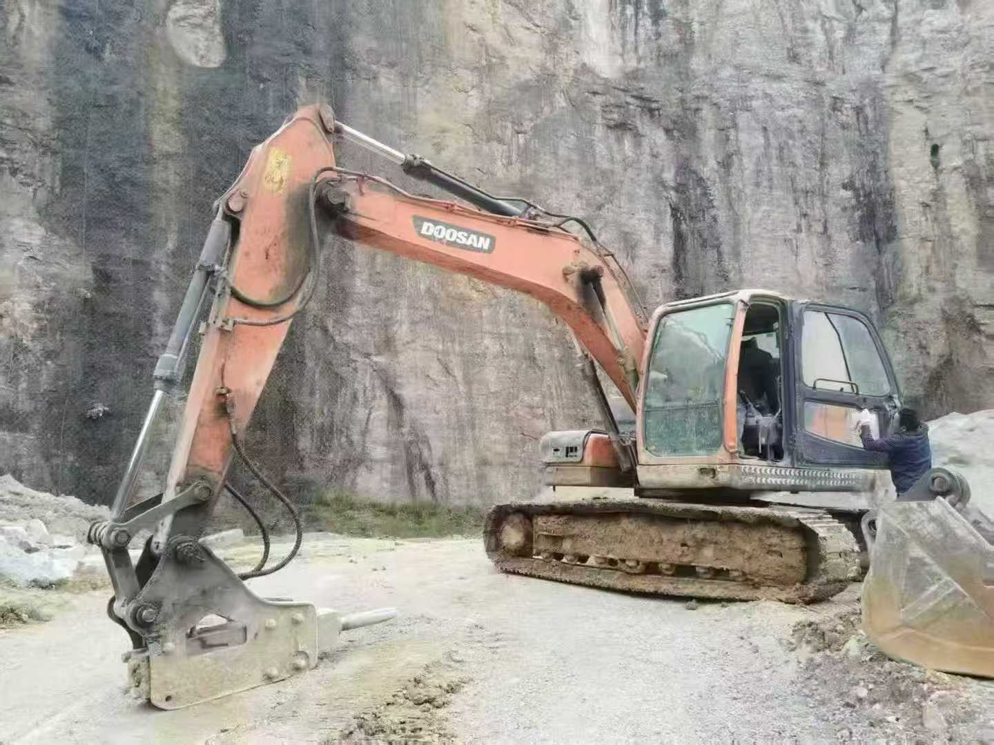 Used Doosan DX15 Excavator 2017 Model / 3