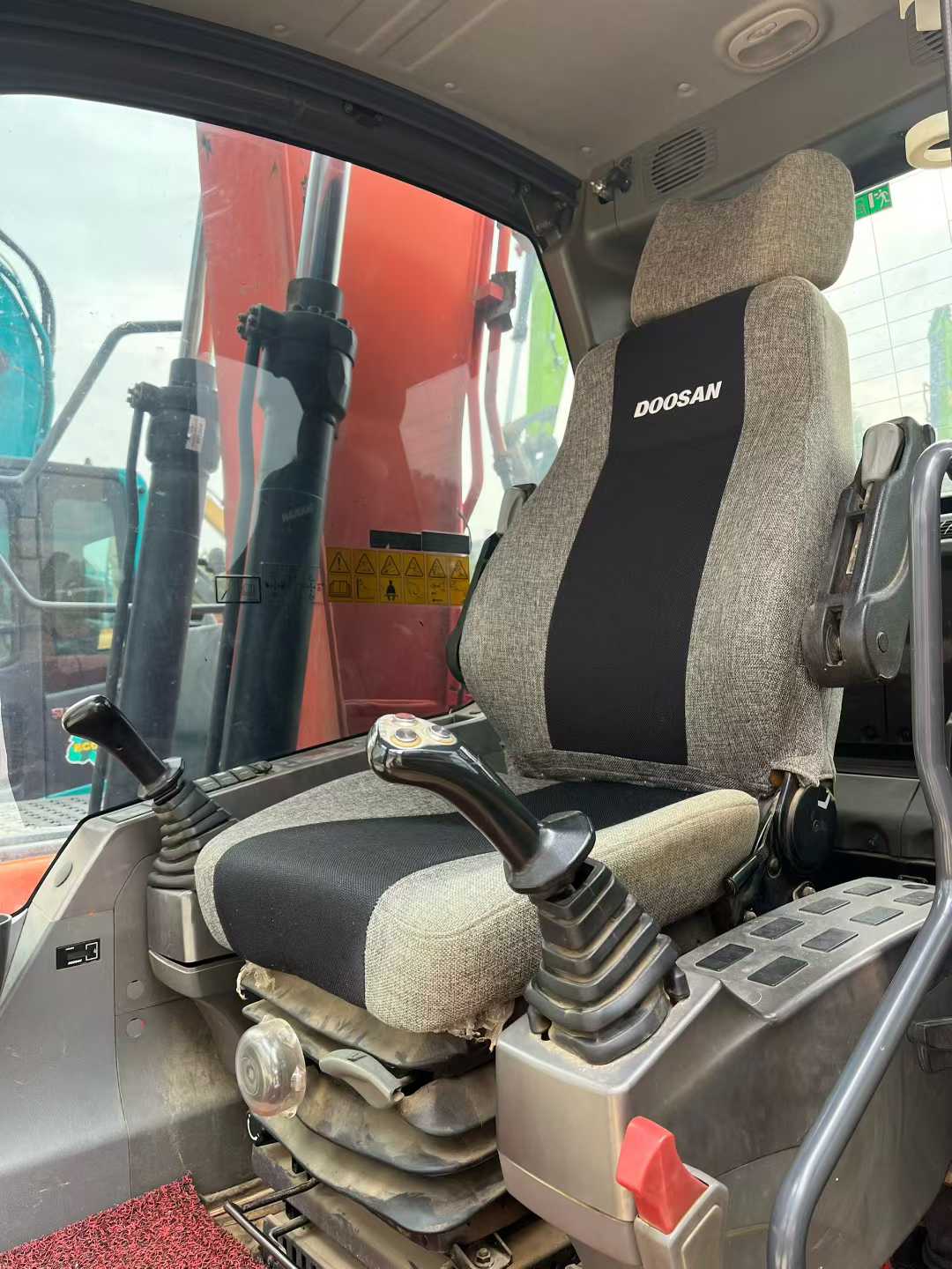 Used Doosan DH130LC-V Excavator 2020 Model / 5