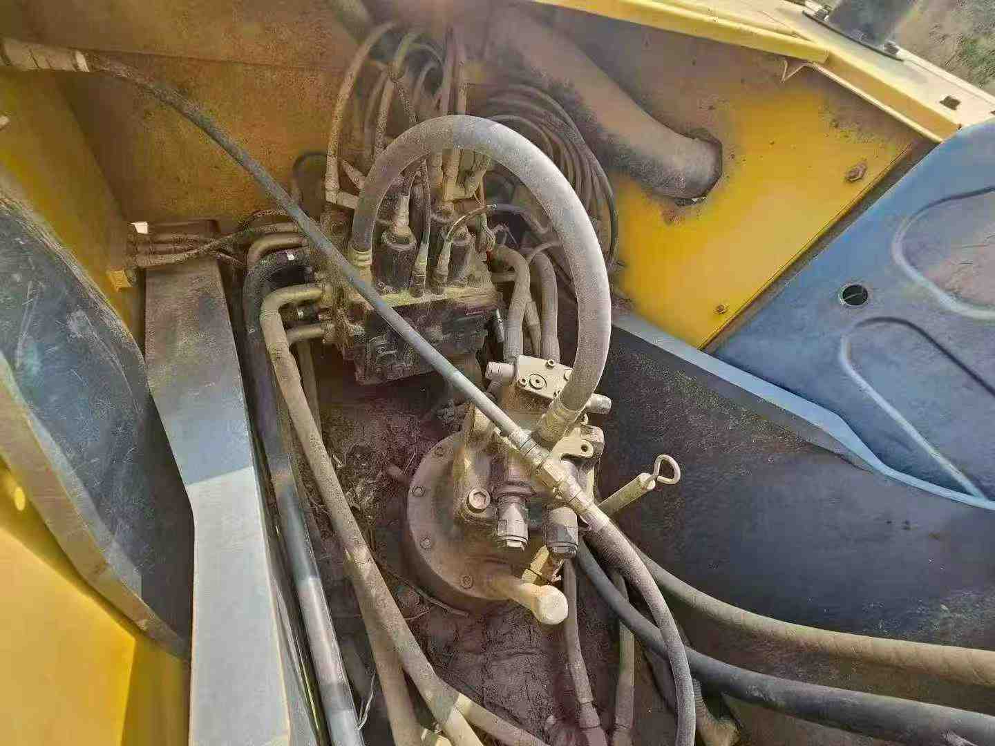 Used Kobelco SK210 Excavator 2013 Model / 6