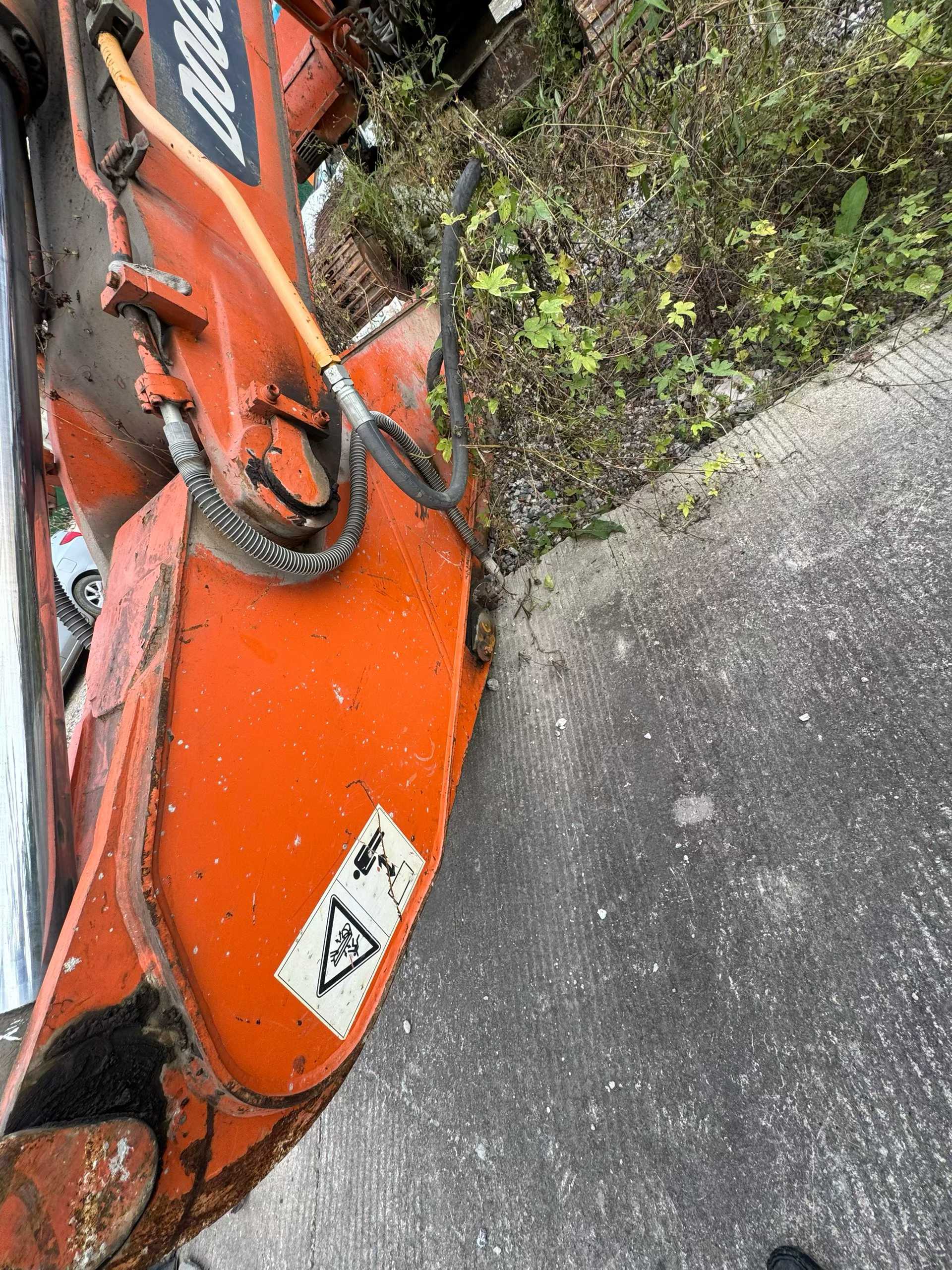 Used Doosan DH220-5 Excavator 2016 Model / 9