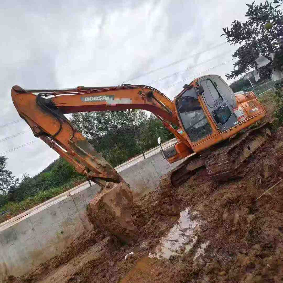 Used Doosan DX15 Excavator 2014 Model / 4