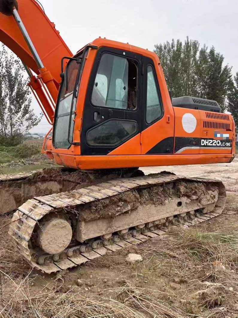 Used Doosan DH220-9E Excavator 2013 Model / 3