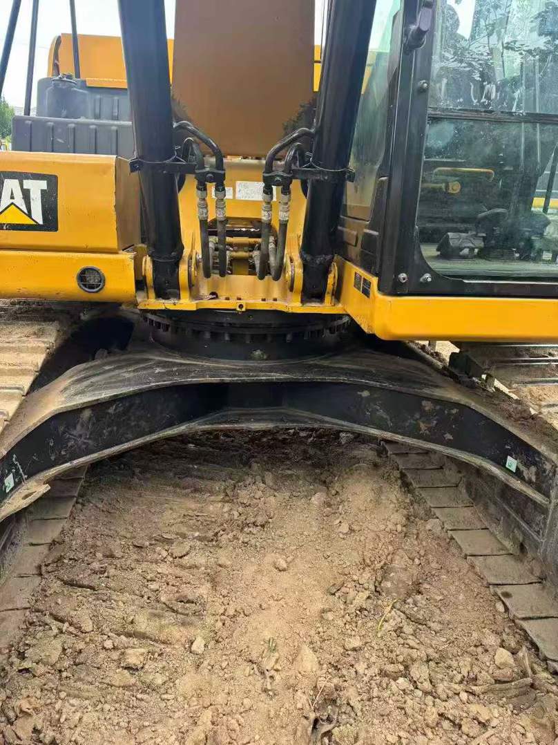 Used Caterpillar 323 Excavator 2019 Model / 7