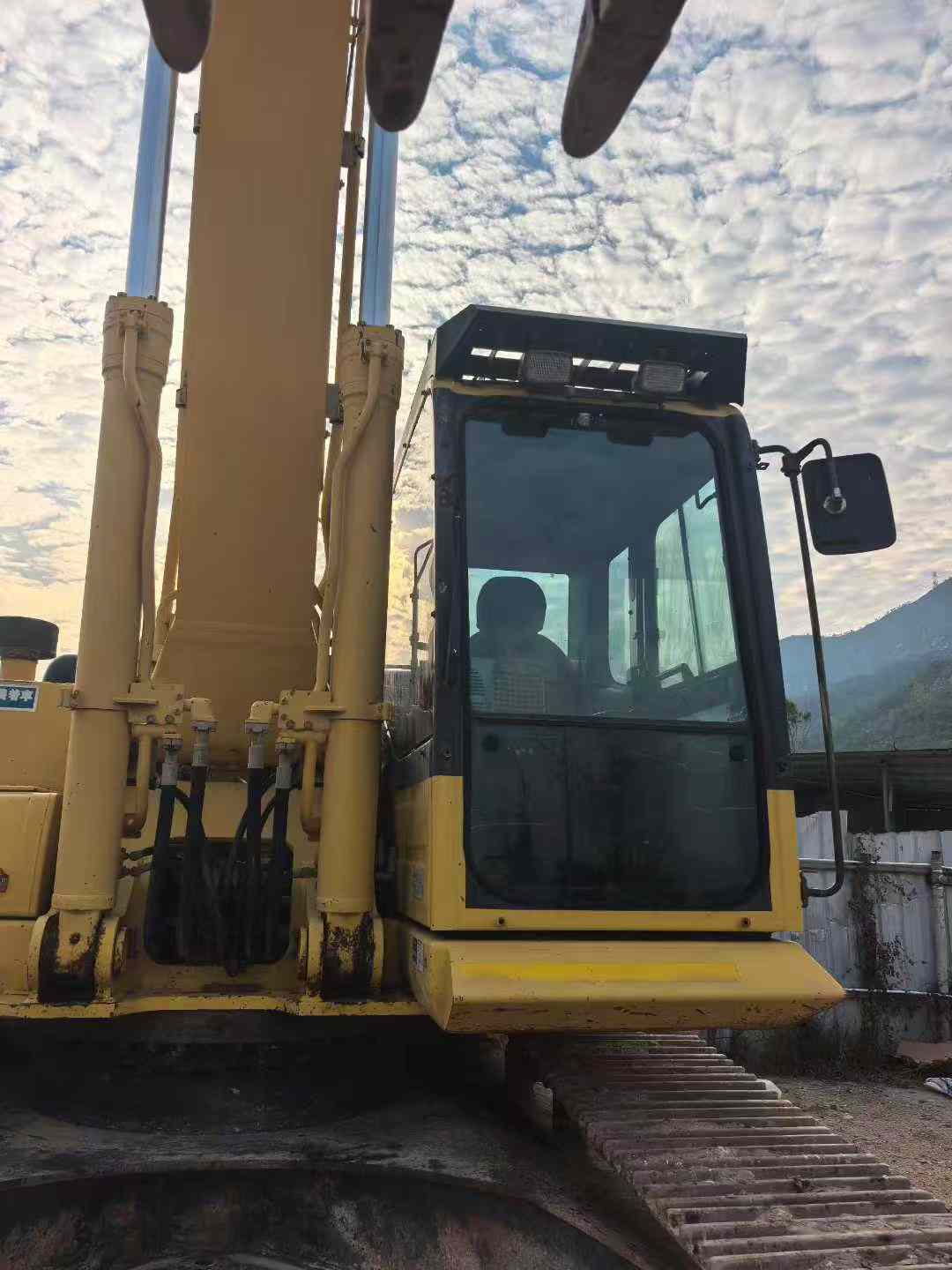 Used Komatsu PC350LC-8 Excavator 2016 Model