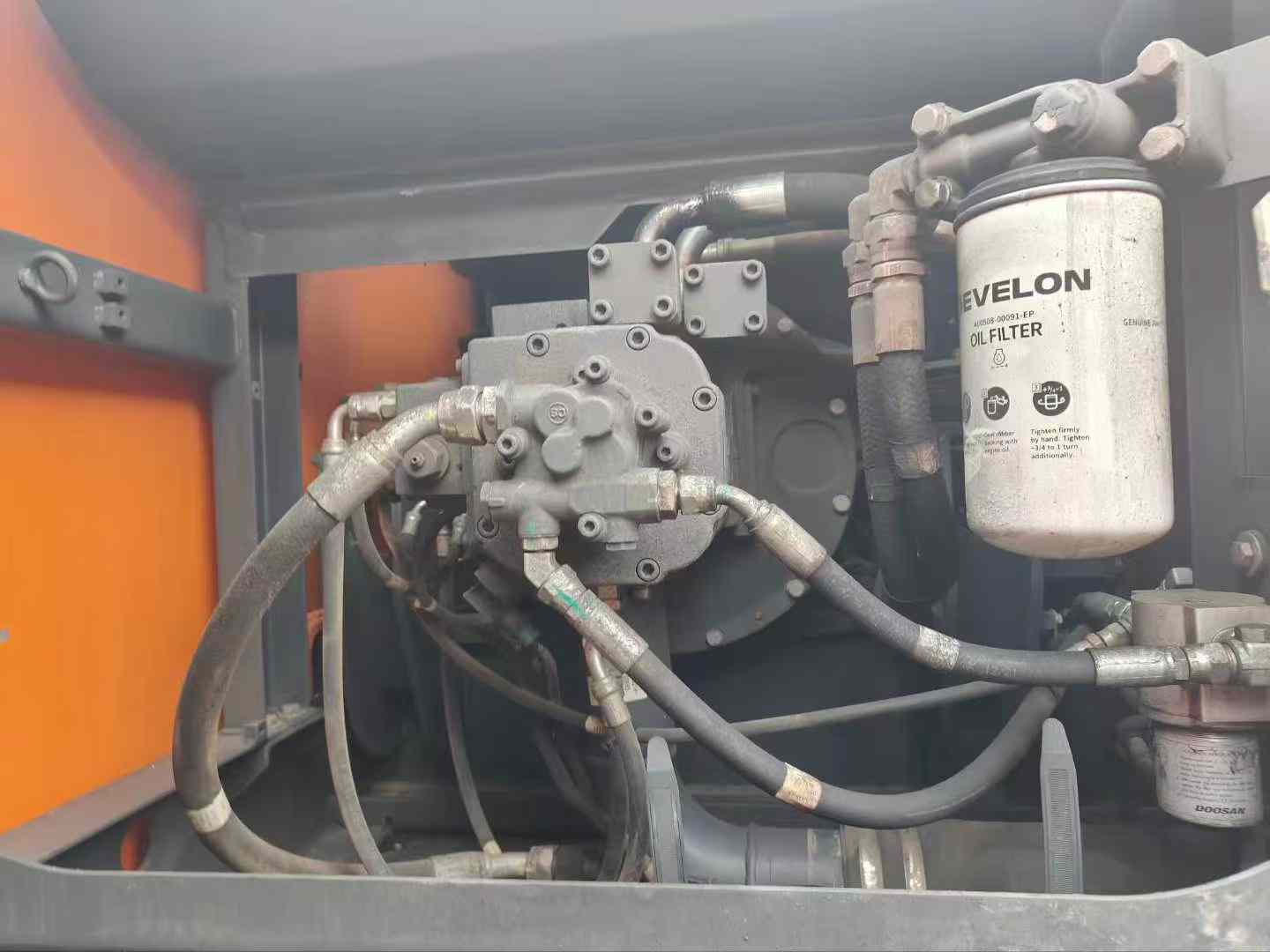 Used Doosan DH220 Excavator 2022 Model / 4