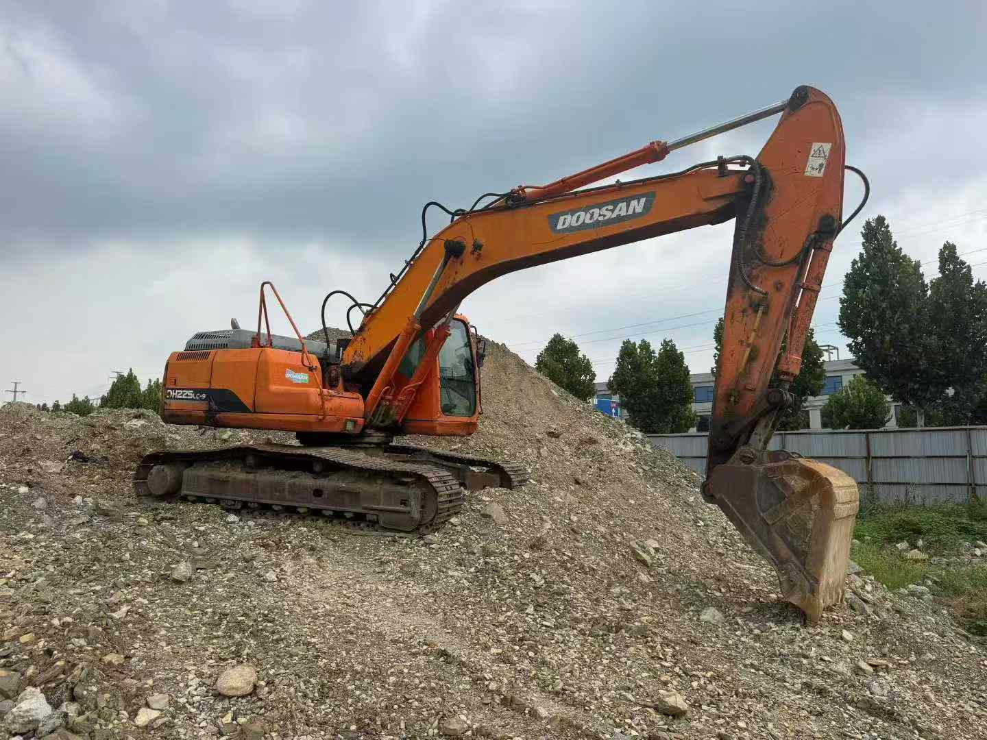 Used Doosan DH220 Excavator 2014 Model / 3