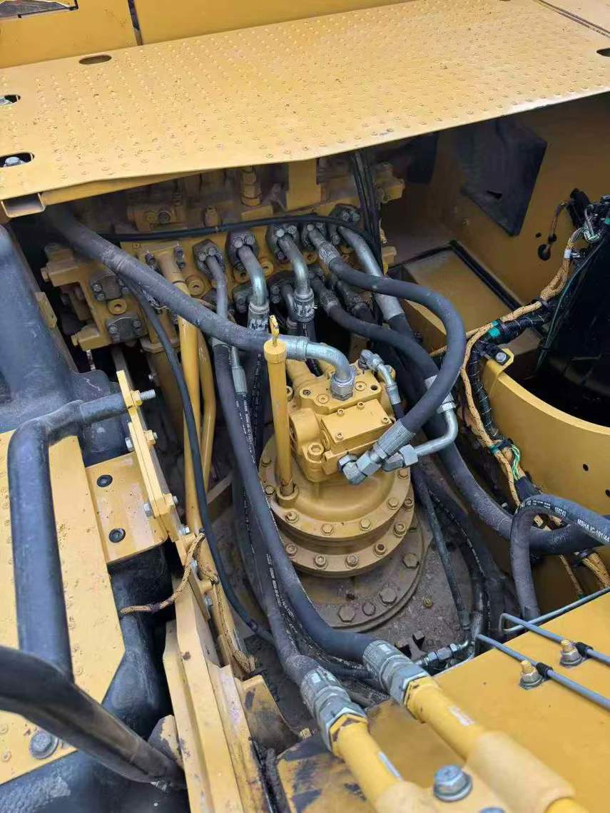 Used Caterpillar 323 Excavator 2019 Model / 5