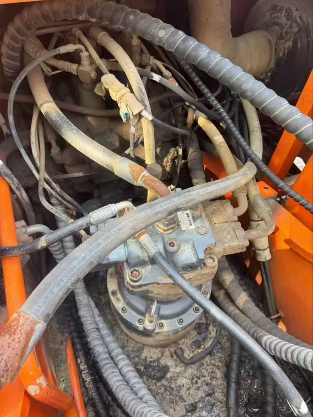 Used Doosan DH220 Excavator 2011 Model / 7