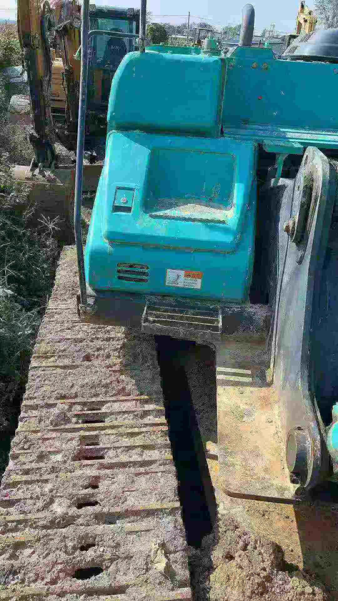 Used Kobelco SK210 Excavator 2017 Model / 2