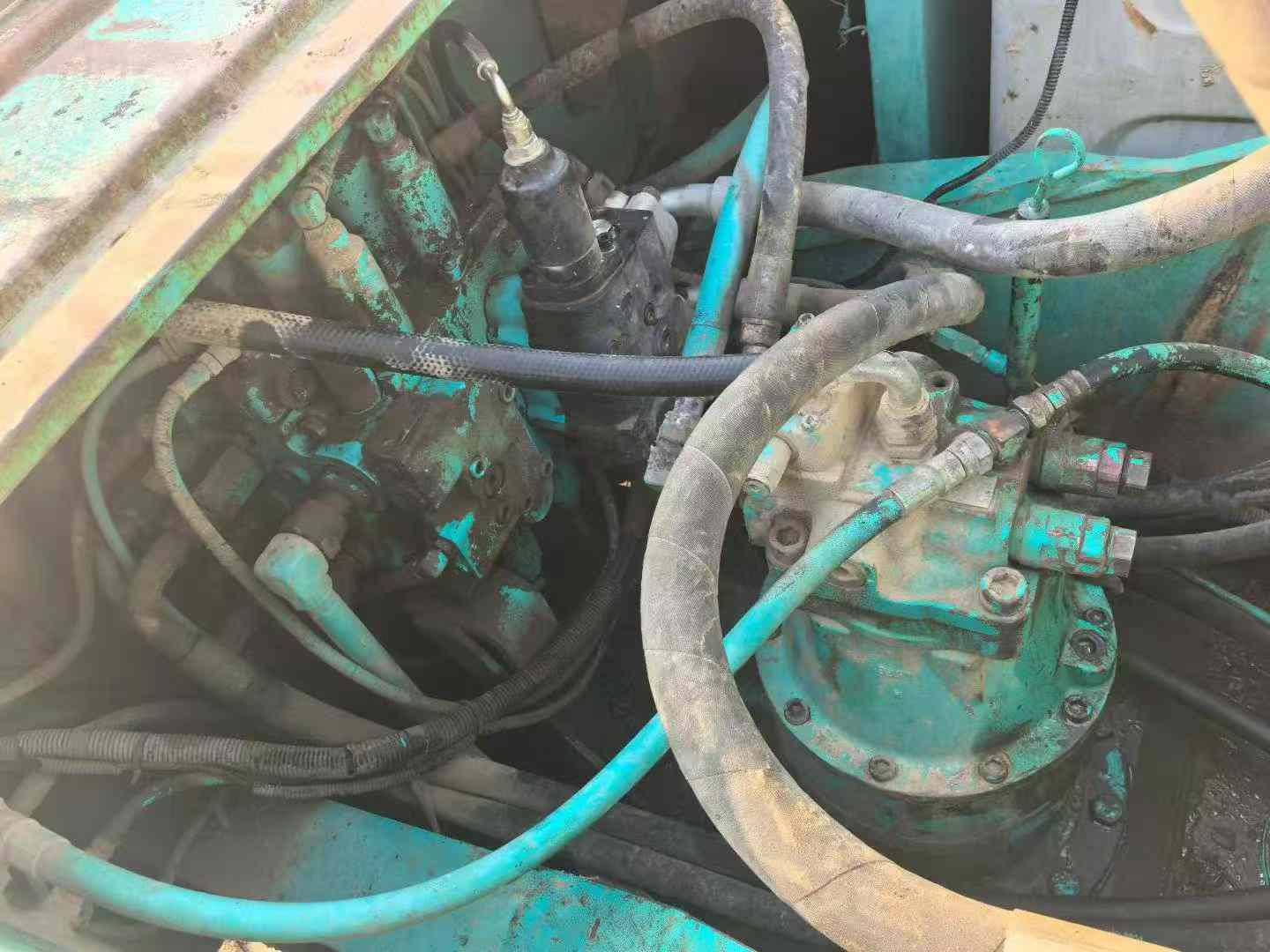 Used Kobelco SK200 Excavator 2016 Model / 4