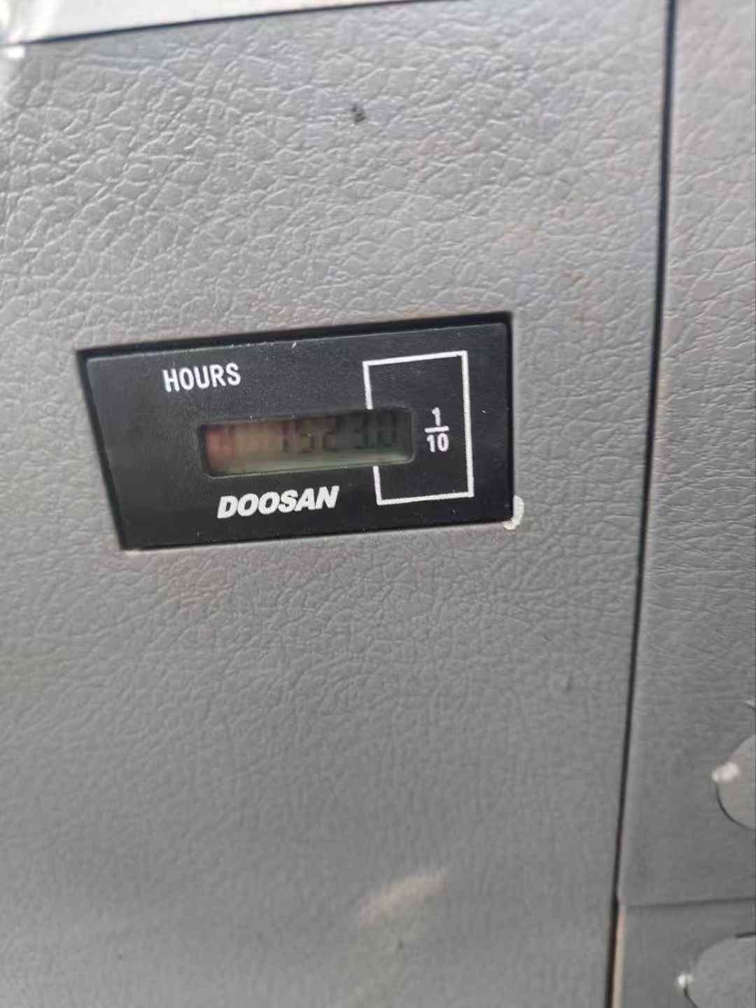 Used Doosan DH220 Excavator 2022 Model / 8