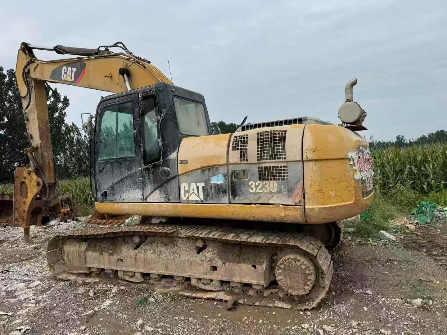 Used Caterpillar 323 Excavator 2011 Model