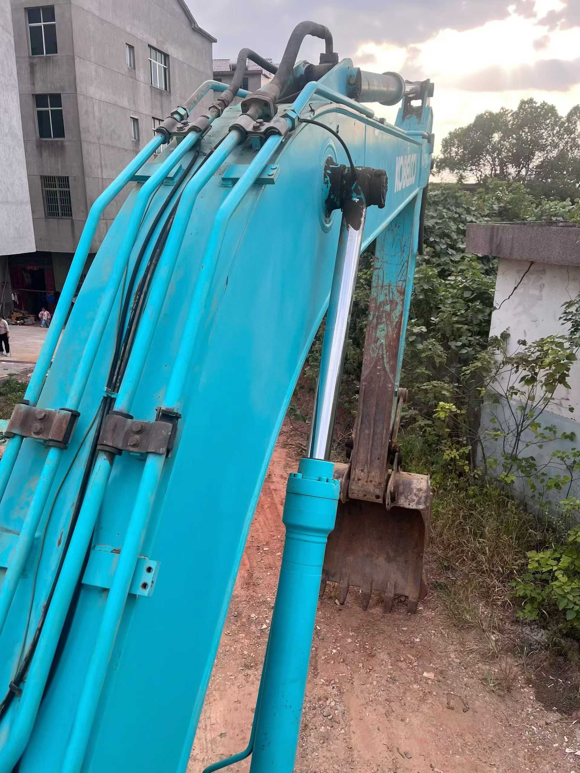 Used Kobelco SK2008 Excavator 2011 Model / 3