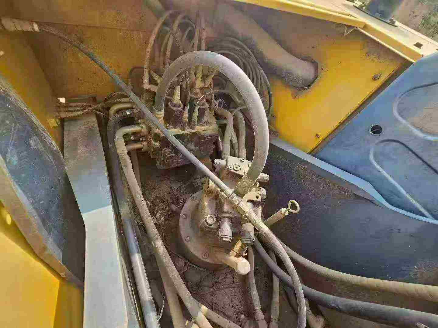 Used Kobelco SK210 Excavator 2016 Model / 3