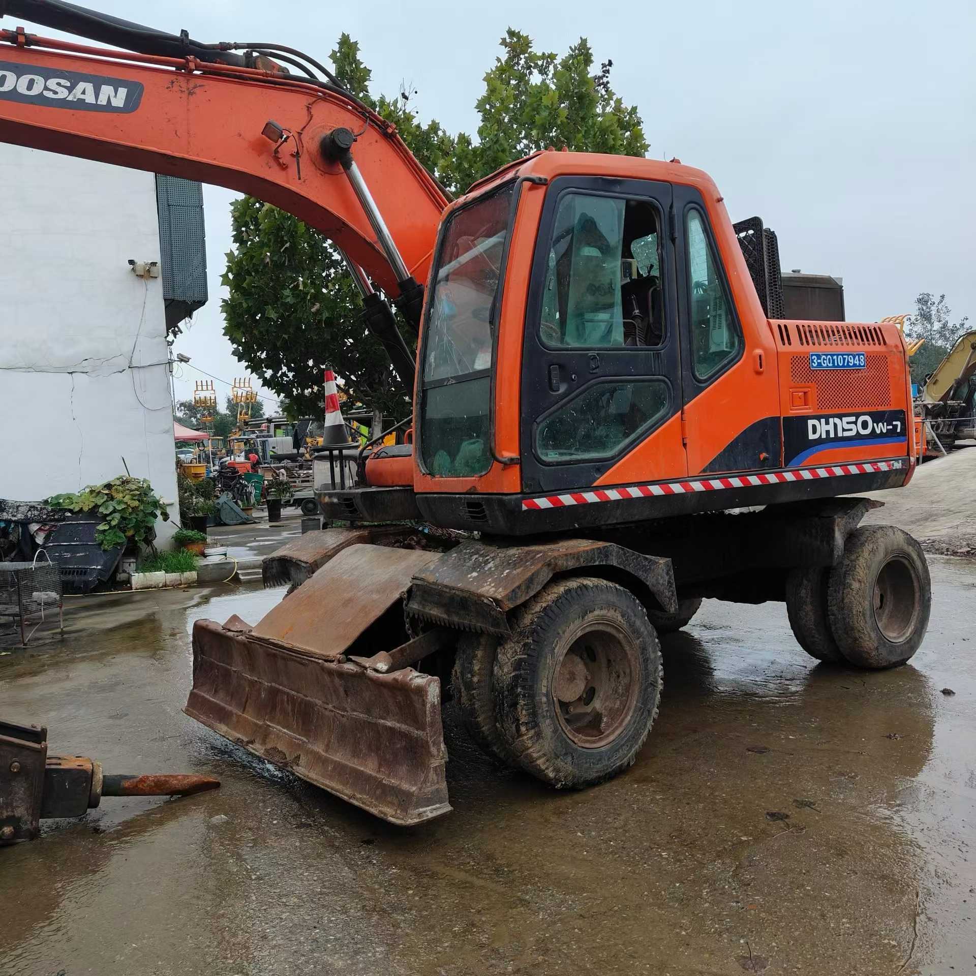 Used Doosan DX15 Excavator 2016 Model / 3