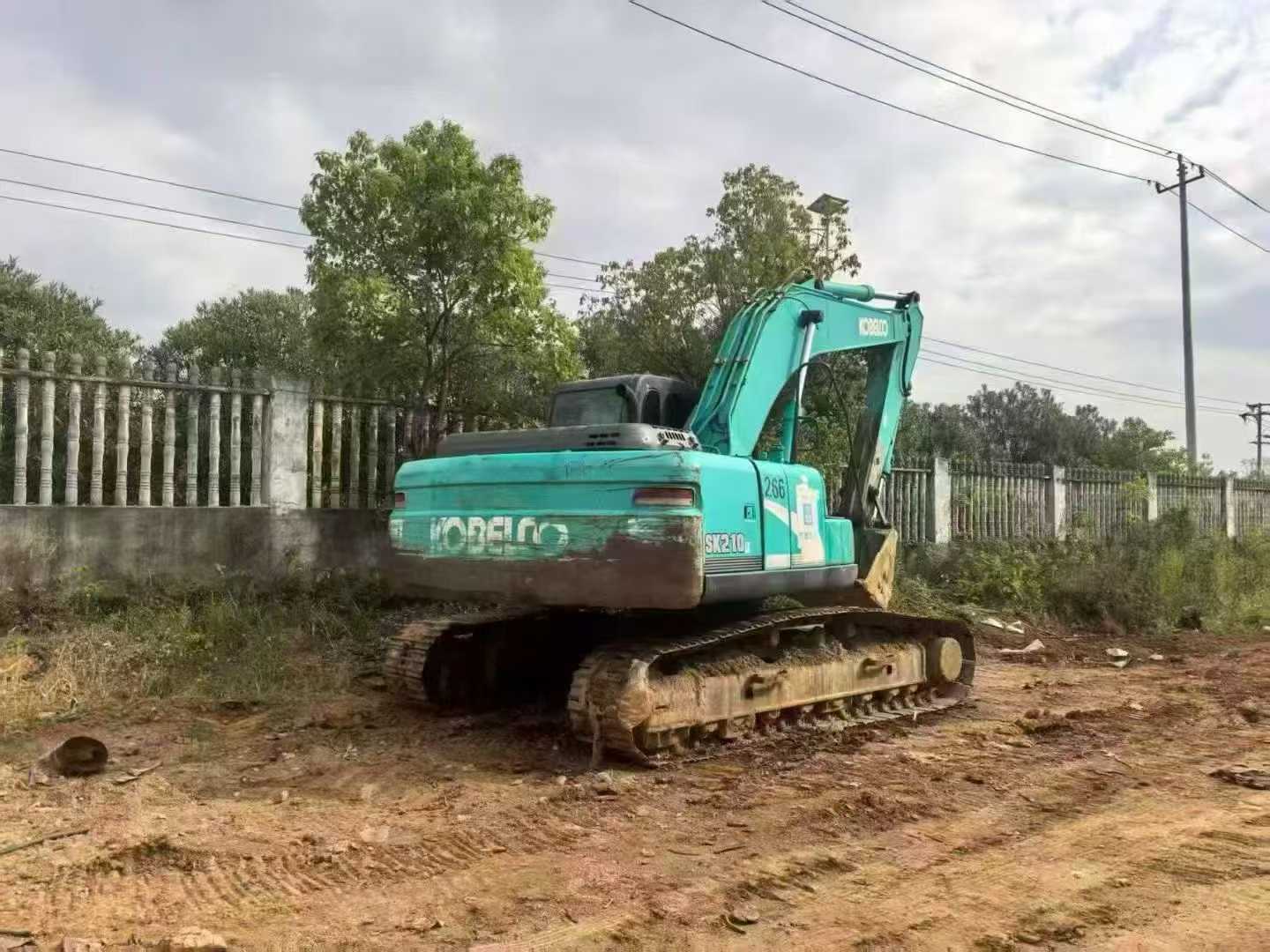 Used Kobelco SK210 Excavator 2016 Model / 3