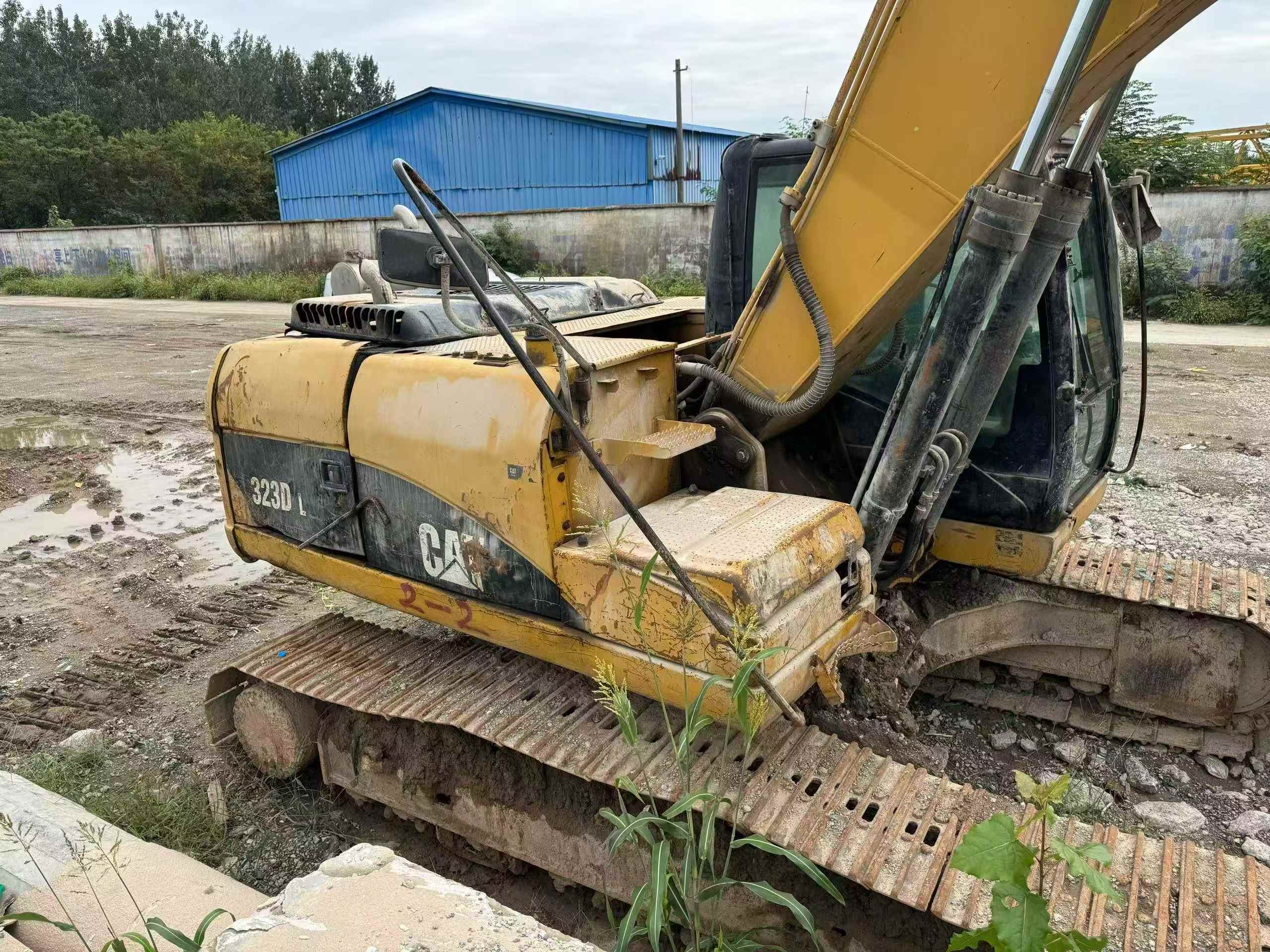 Used Caterpillar 323 Excavator 2011 Model / 6
