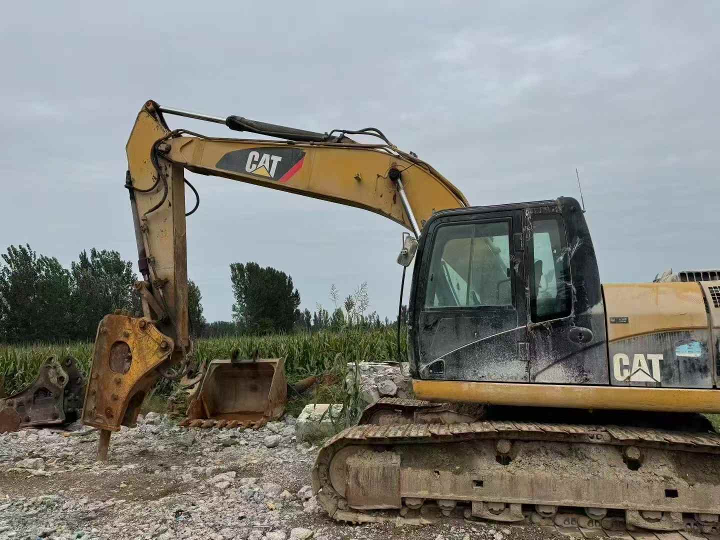 Used Caterpillar 323 Excavator 2011 Model / 3
