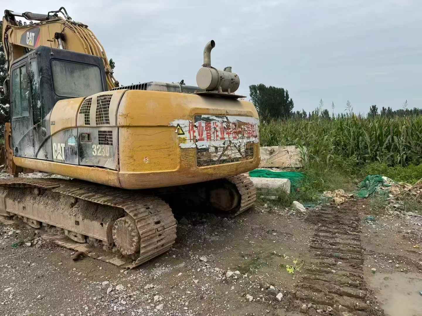 Used Caterpillar 323 Excavator 2011 Model / 2