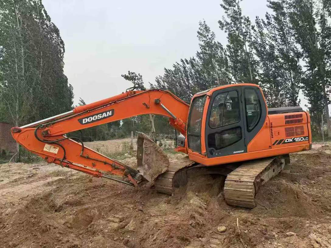 Used Doosan DX15 Excavator 2016 Model / 3