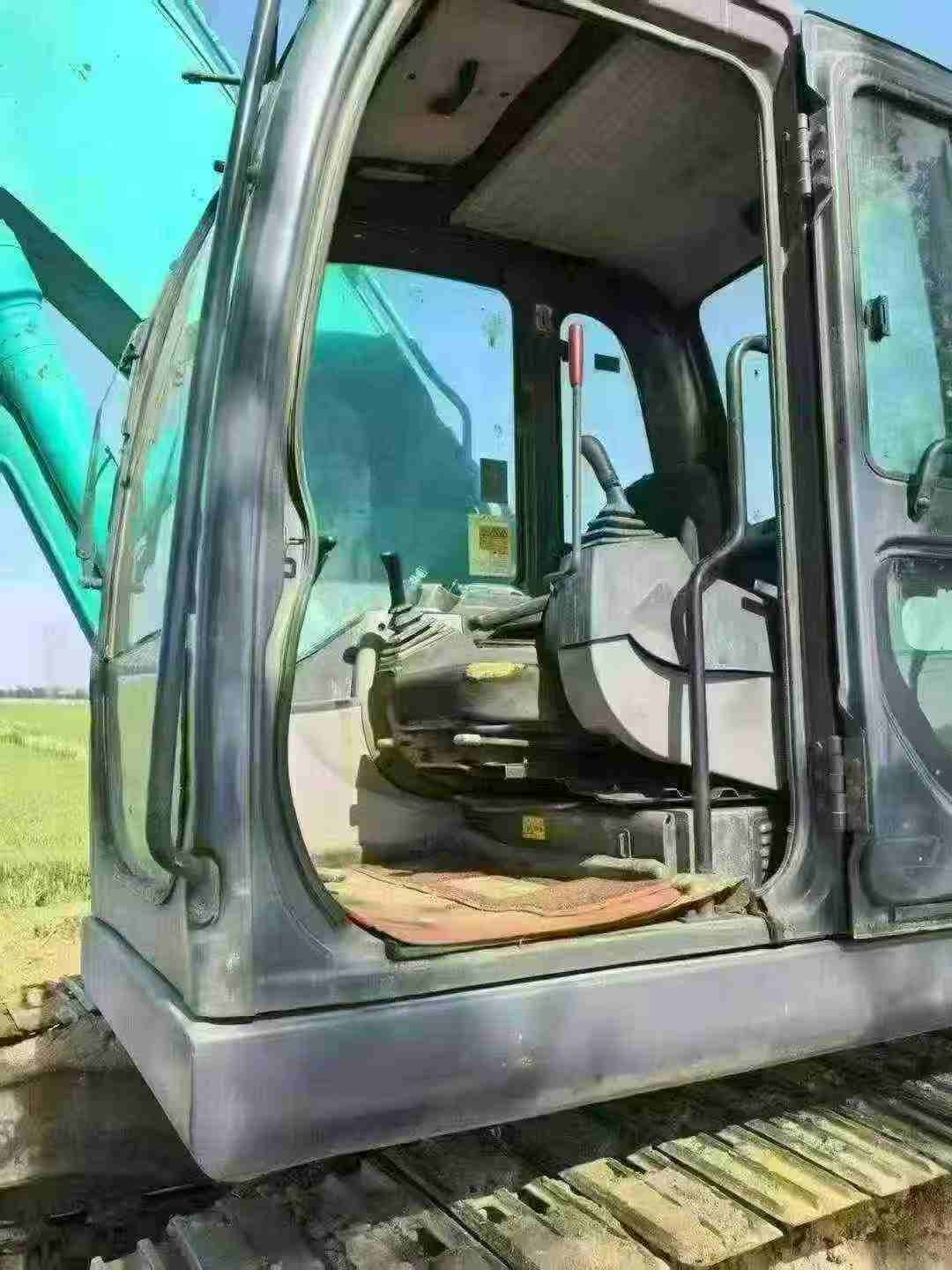 Used Kobelco SK200-8 Excavator 2013 Model / 8