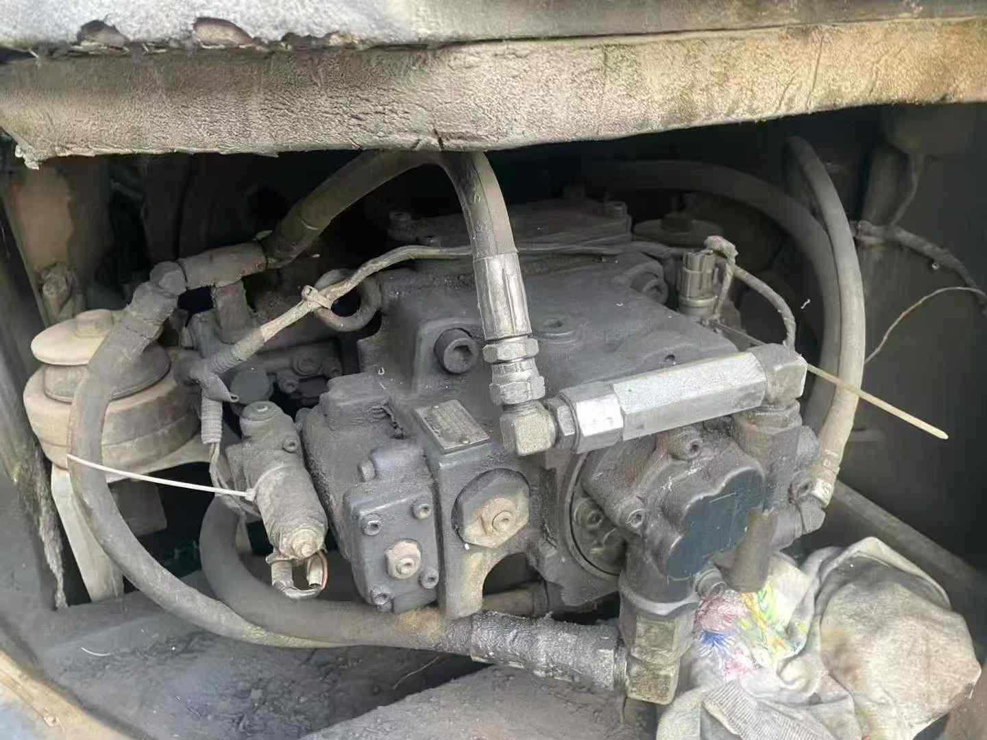 Used Kobelco SK135 Excavator 2016 Model / 6