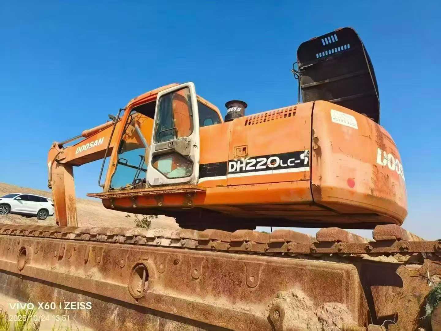 Used Doosan DH220-7 Excavator 2016 Model