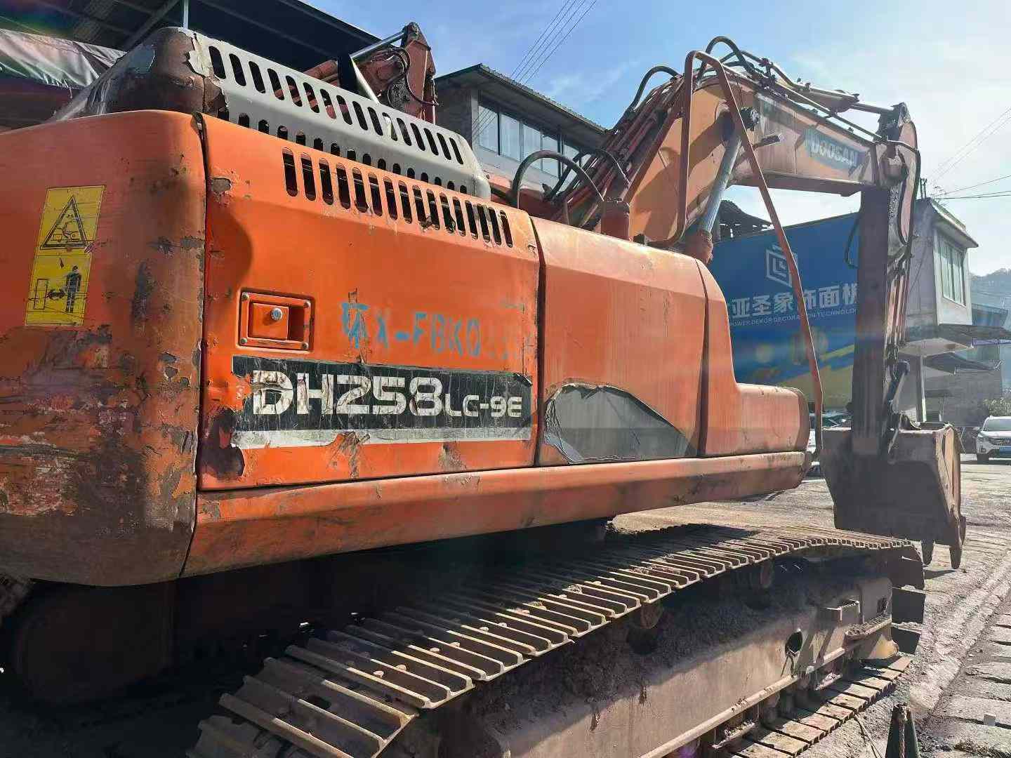 Used Doosan DH220 Excavator 2014 Model