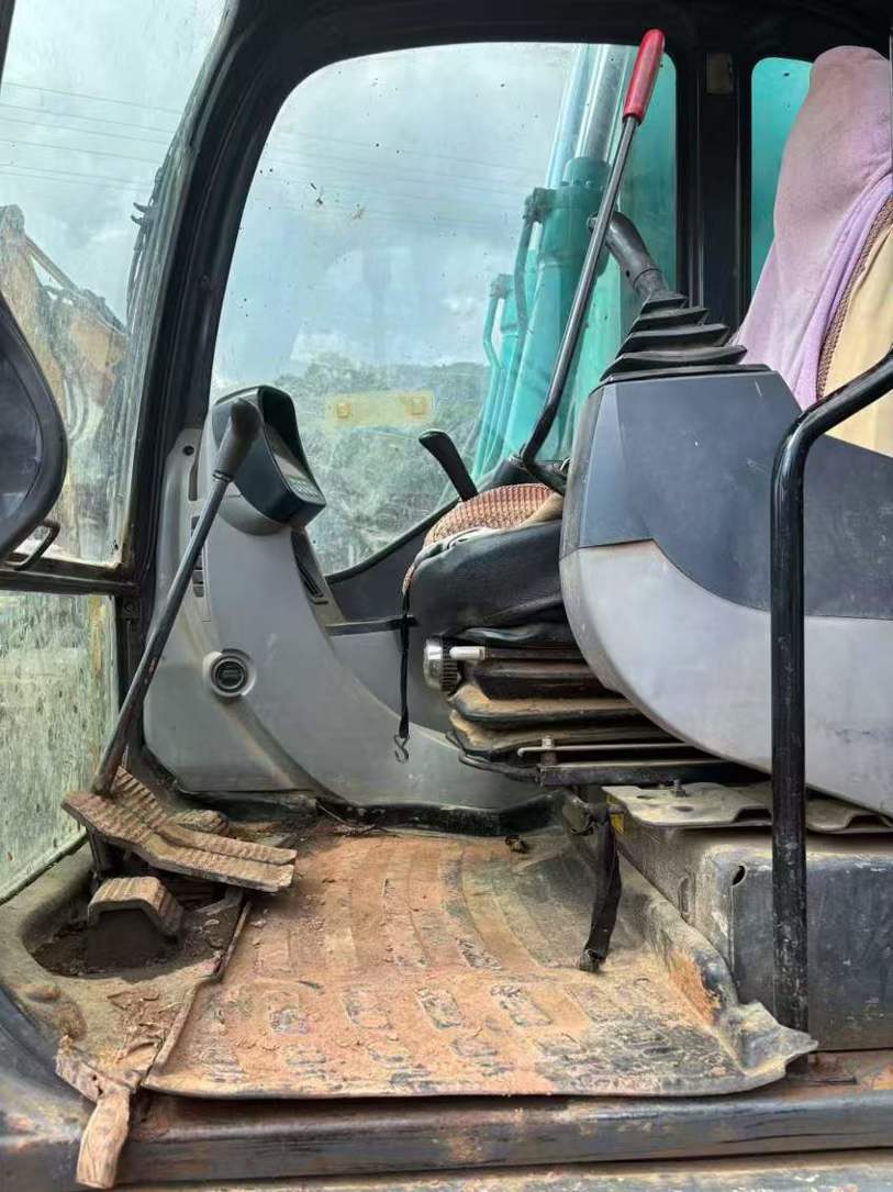 Used Kobelco SK140 Excavator 2014 Model / 9