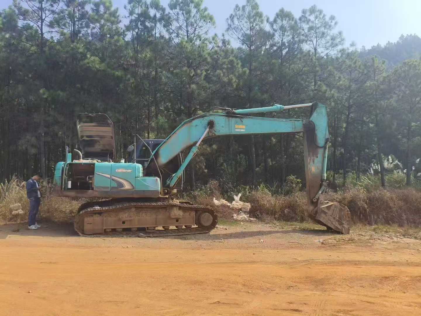 Used Kobelco SK200 Excavator 2012 Model / 2