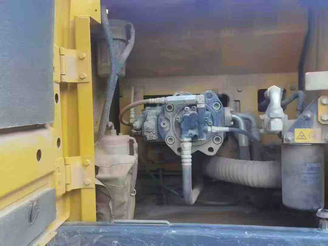 Used Kobelco SK210 Excavator 2015 Model / 3