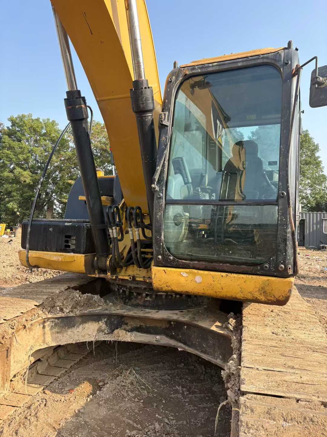 Used Caterpillar 323D2L Excavator 2014 Model / 5