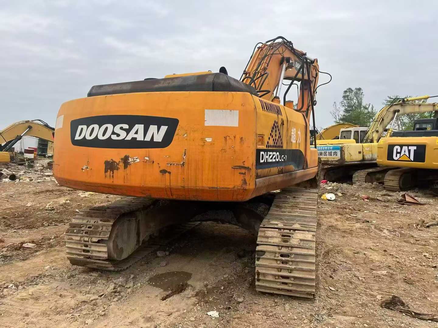 Used Doosan DH220 Excavator 2016 Model / 2