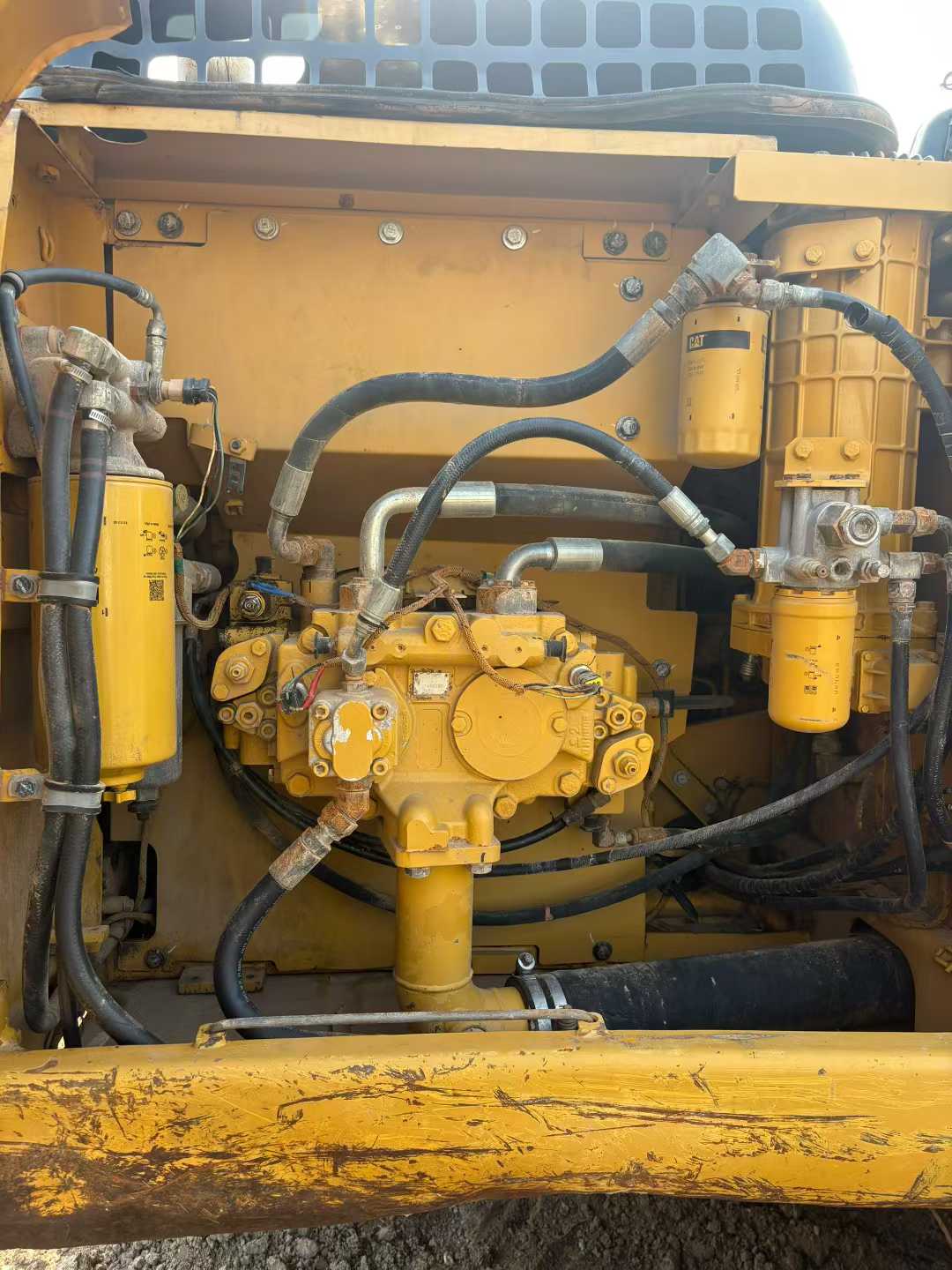 Used Caterpillar 323D2L Excavator 2014 Model / 6