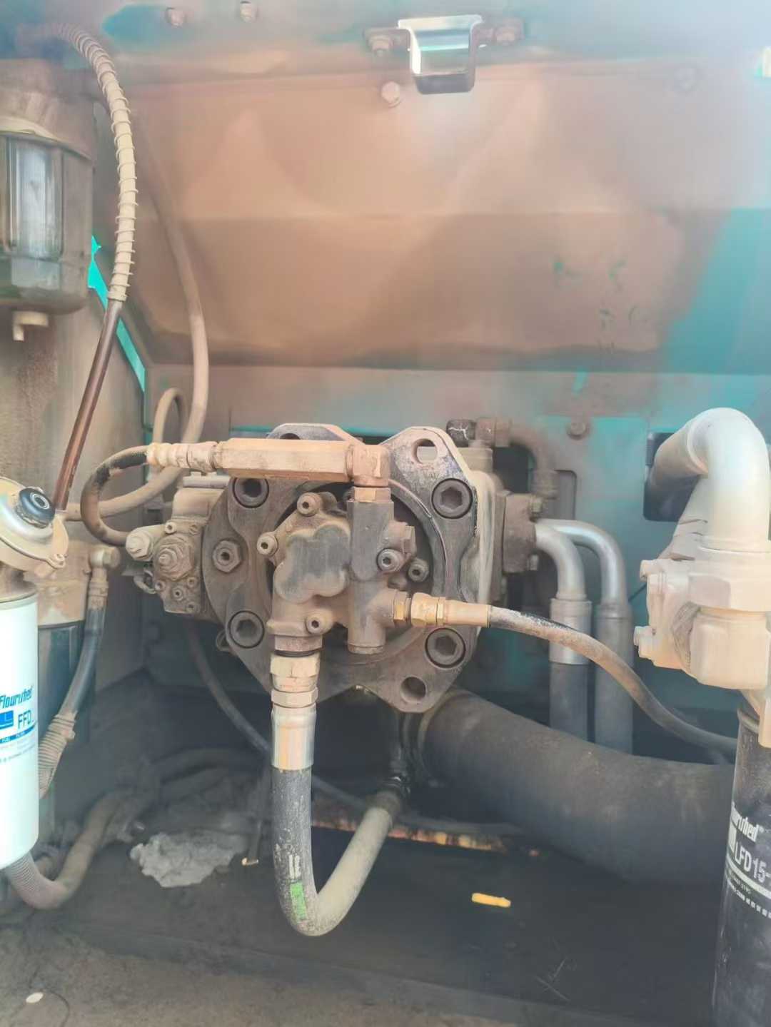 Used Kobelco SK200 Excavator 2012 Model / 3