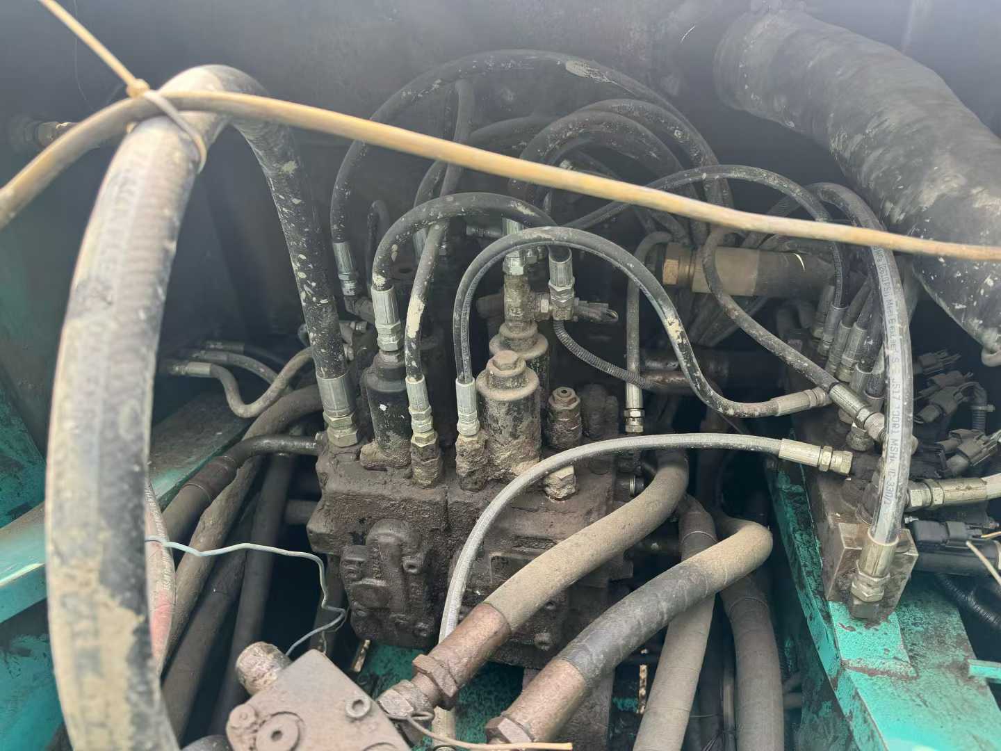 Used Kobelco SK210 Excavator 2016 Model / 6