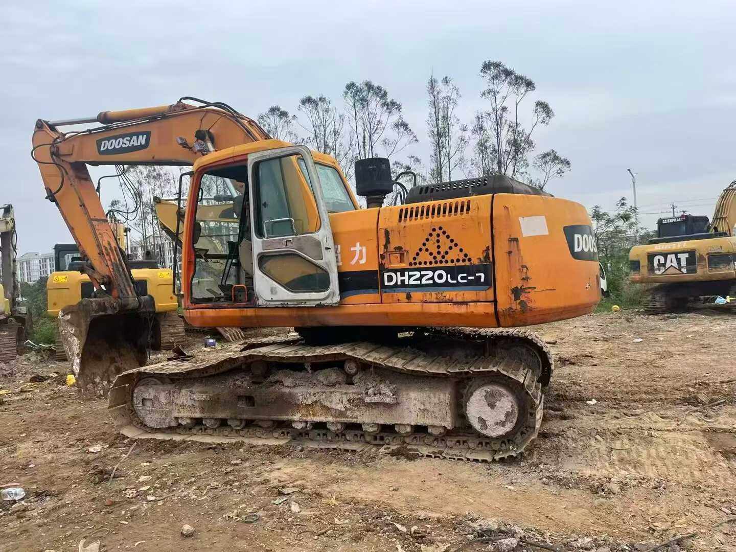Used Doosan DH220 Excavator 2016 Model