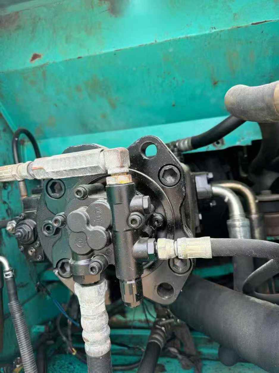 Used Kobelco SK200 Excavator 2016 Model / 5