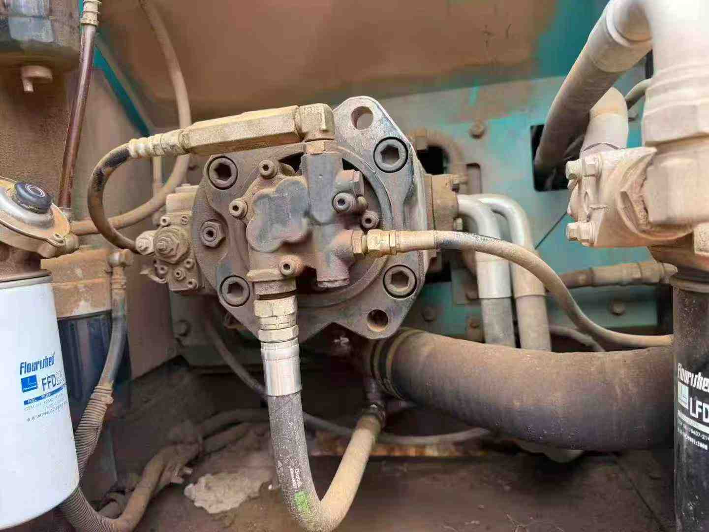 Used Kobelco SK200 Excavator 2016 Model / 6