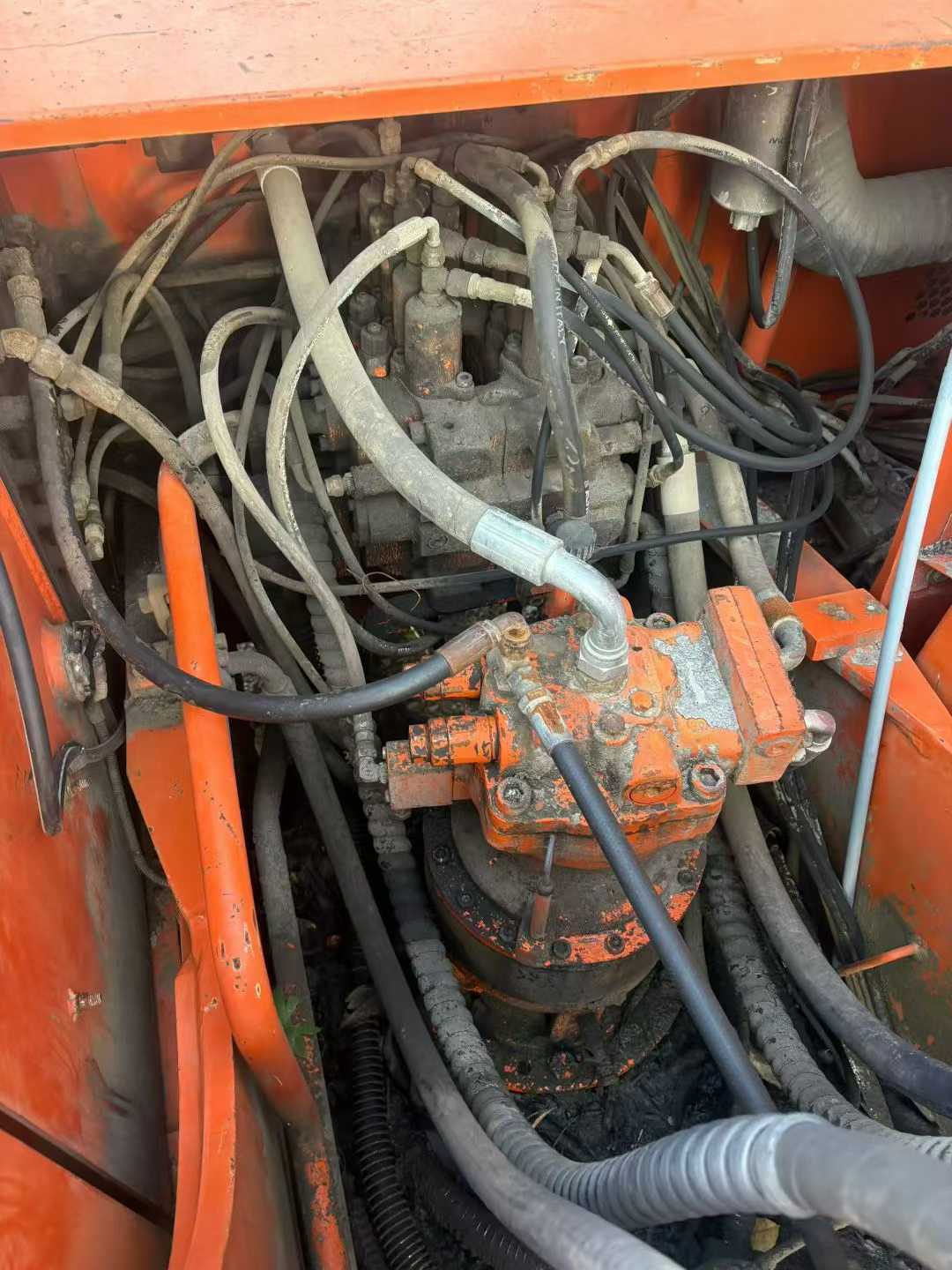 Used Doosan DH220-5 Excavator 2016 Model / 8