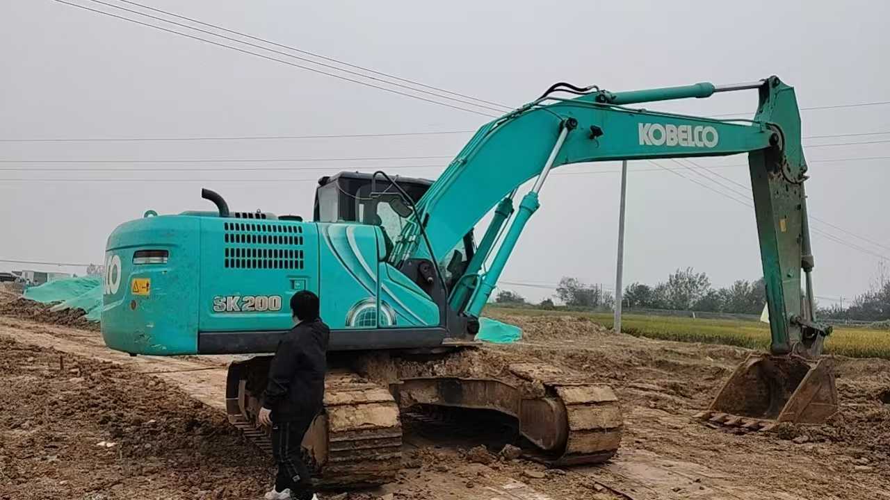 Used Kobelco SK200-10 Excavator 2018 Model / 3