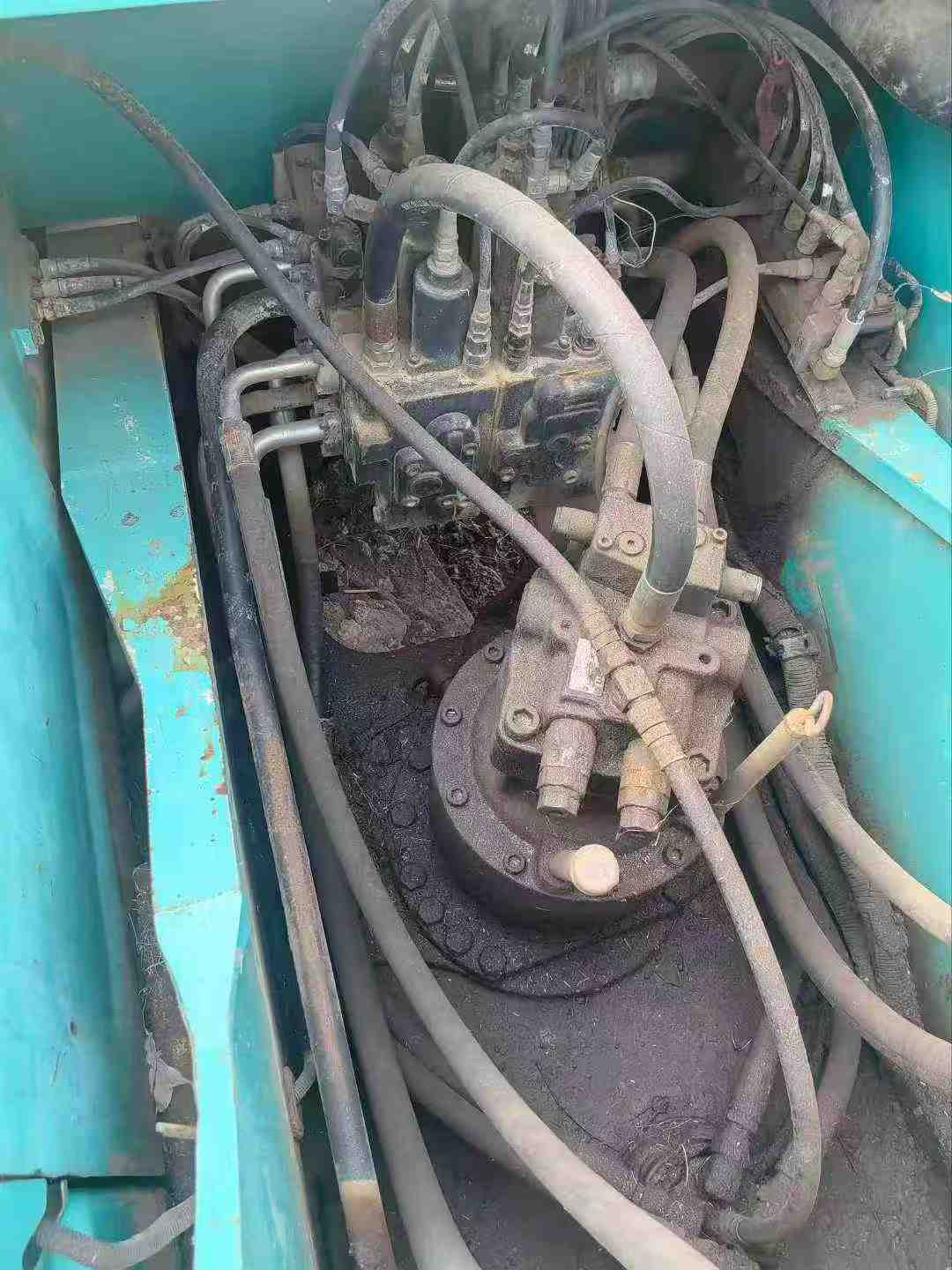 Used Kobelco SK210 Excavator 2010 Model / 7