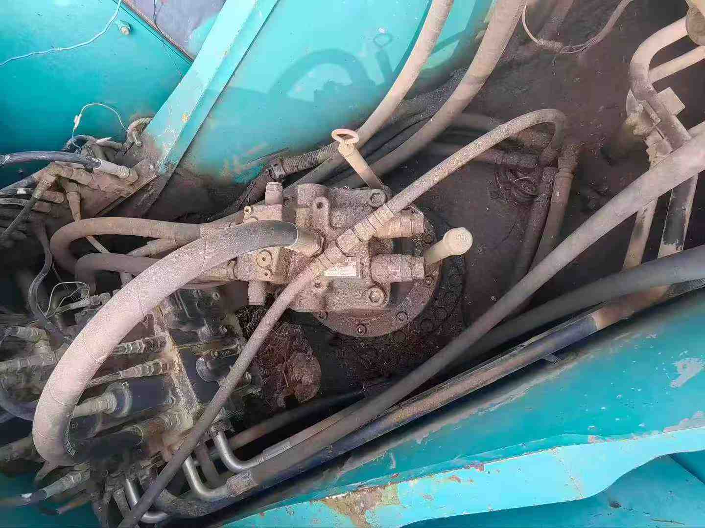 Used Kobelco SK210 Excavator 2010 Model / 5